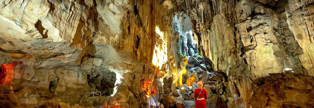 Batu-caves-malaysia.jpg